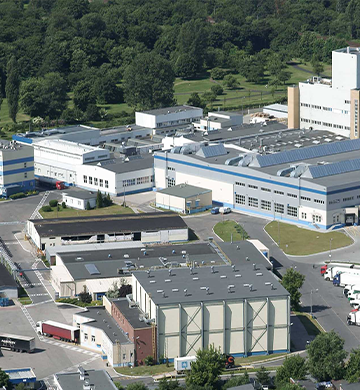 Bâtiment destratifié par Isobat. Installation d'un système de redistribution de l'air chaud pour améliorer le confort thermique et réaliser des économies d'énergie.